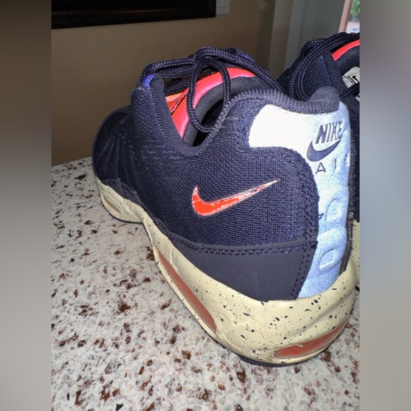 EUC NIKE Air Max 95 EM 'Beaches of Rio' size 12 - Picture 4 of 9